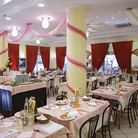 Mocambo 3* Риччоне