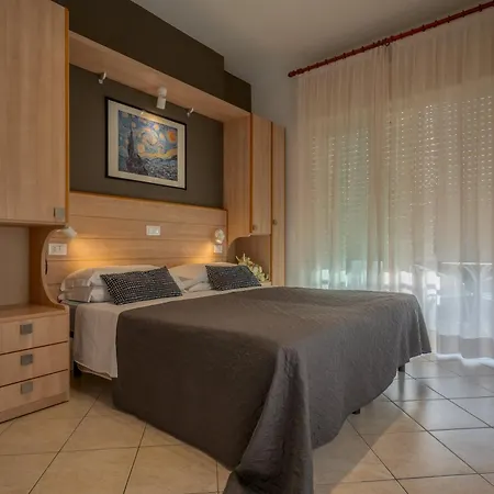 Mocambo Centralissimo Al Mare Hotell 3*