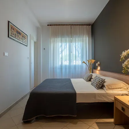 Hotel Mocambo Centralissimo Al Mare 3*