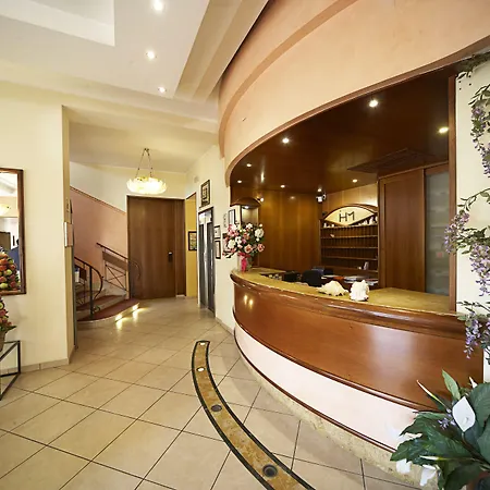 Mocambo Centralissimo Al Mare מלון ריצ'יונה