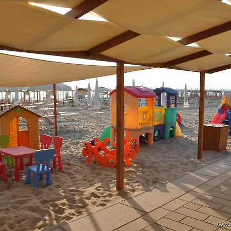 מלון Mocambo Centralissimo Al Mare ריצ'יונה