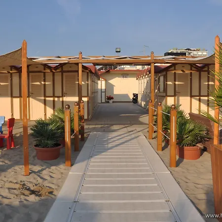 Hotel Mocambo Centralissimo Al Mare Riccione