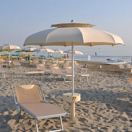 Hotell Mocambo Centralissimo Al Mare
