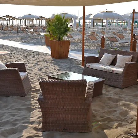 Mocambo Centralissimo Al Mare