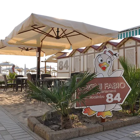 Mocambo Centralissimo Al Mare ריצ'יונה