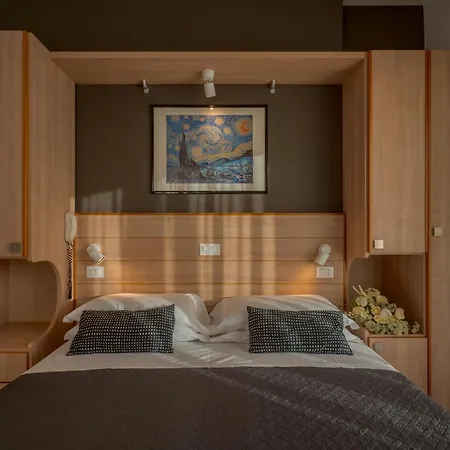 Mocambo Centralissimo Al Mare 3* Riccione