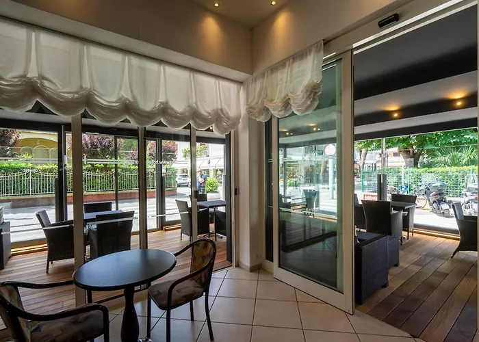 호텔 Mocambo Centralissimo Al Mare 리치오네