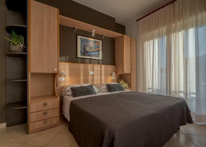 Hotel Mocambo Centralissimo Al Mare 3*
